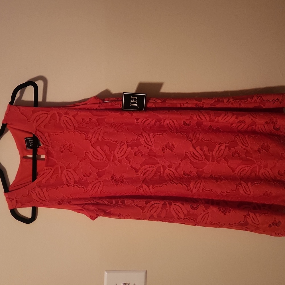 ✨️NWT - Coral Floral Dress